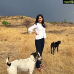 Anisha Victor Instagram - 🐕🐕 #throwback #missingthefarmlife #doggos #farm #farmlife #maharashtra
