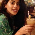 Anisha Victor Instagram – 🍸What saturday nights used to look like before covid19…
#Imisstheoldnormal #saturday #Mumbai #throwback @vsumit Toit – Mumbai