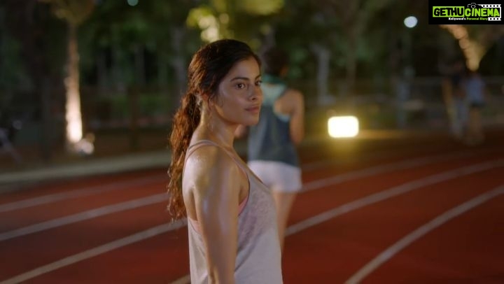 Anisha Victor Instagram - #foralltheignorantswhokeepaskingme Made him run 5k. What an amazing coach she is! 🏃‍♂️ #ITSJUSTANAD #throwback #fastrack #ad #smartwatch #watch #tvc #commercial #shoot #setlife @breathlessfilms Mumbai - मुंबई