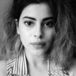 Anisha Victor Instagram - Messy hair don't care 🖤 #saturday #messyhairchick #portraitphotography #portrait #black&white Mumbai - मुंबई