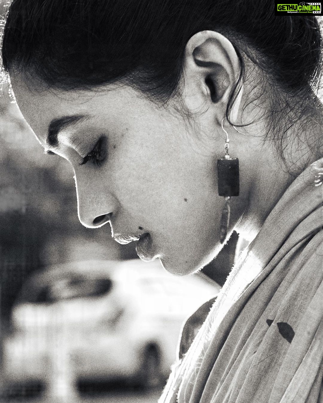 Anjali Patil - 7.2K Likes - These images were shot on a very early morning.
It was dark!
Harshad came to pick me up and we drove all the way to Colaba listening Prateek Kuhadās song with the dawn of the city herself.
By the time we reached it was pretty lit.
I was little apprehensive with filming on the roads.
But the moment the dimension of the photographer and cameraās attention is created, you are transported to one of the safest place.
Itās been 11 years since I tasted this magic and it never fails.
Some of the images here, I have used in a reel but they deserve their own stillness.
Here are the images of my world from the other dimension!
Loud Silence by @knowharshad
Wardrobe by @inkpikle