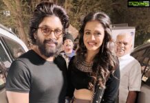 Anjana Rangan Instagram - Finally .. met my fav most and shared stage with him. Hosting #pushpathanksgivingmeet was everything i cud ask for in this last month of 2021 🔥My year is made! 😍 More pictures coming soon. #alluarjun #pushpa #bunny #iconstar Wearing @studio149 ❤️