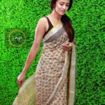 Anjana Rangan Instagram – Linen silk Saree : @kanakadharadrapes 
Photography : @creativeweddingphoto