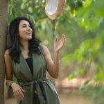 Anju Kurian Instagram - Sometimes a new hat is able to pick up your spirit for the rest of the day☺️👒☘️. #littlethings 🤍🤍🤍 How often do you experience simple pleasures?🤗 #newpost #camoflauged #intothewoods #naturelover #blessedlife #postoftheday #goodday #mothernature #ootd #justories #loveyourself #travelholic #instamood Mother Nature