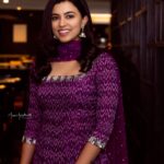 Anju Kurian Instagram - Whatever comes in my way, I take it with a smile. Am i right in doing this 🙈? 📸- @manumulanthuruthyphotography 👗- @khajuraho_boutique_ 💁🏻‍♀️- @stylefilesbyzoya__joy