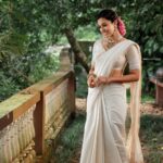 Anju Kurian Instagram - Kerala Piravi Aashamsakal 🌸! 📸- @arun_payyadimeethal 💁🏻‍♀️- @asaniya_nazrin 💄- @femy_antony__ 👗- @jugalbandhi Kochi,Kerala