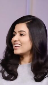 Anju Kurian Instagram - The mere thought of Love makes me blush like a little girl 👧 🙈. In conversation with @pratheeshsekhar ✨. #justories #promotion #malayalammovie #meppadiyan #reelsinstagram #reeloftheday #love #lovestatus ✂️- @rahul_raj111