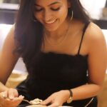 Anju Kurian Instagram - When one ice cream just isn’t enough 😋🤤. Don’t forget to treat yourself🍦😆! #twotwotwo #reelitfeelit #instareels #icecream #chennaidiaries @wikkiofficial @anirudhofficial @actorvijaysethupathi #nayanthara @samantharuthprabhuoffl @therowdypictures 🎥- @surekhakeziah
