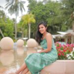 Anju Kurian Instagram - Hello beautiful souls, I hope this Thursday is treating you well 🤍. Love hard, be kind and stay wild 🌸✨! 📸- @thevenkatbala 💁🏻‍♀️- @stylefilesbyzoya__joy 👗- @ioara_couture 💄- @_femy_antony_ #bekind #lovewins #staysafe #innerpeace #happinessisachoice #blessedwiththebest #thursdaythoughts #loveyouall #instafamily #traveltheworld