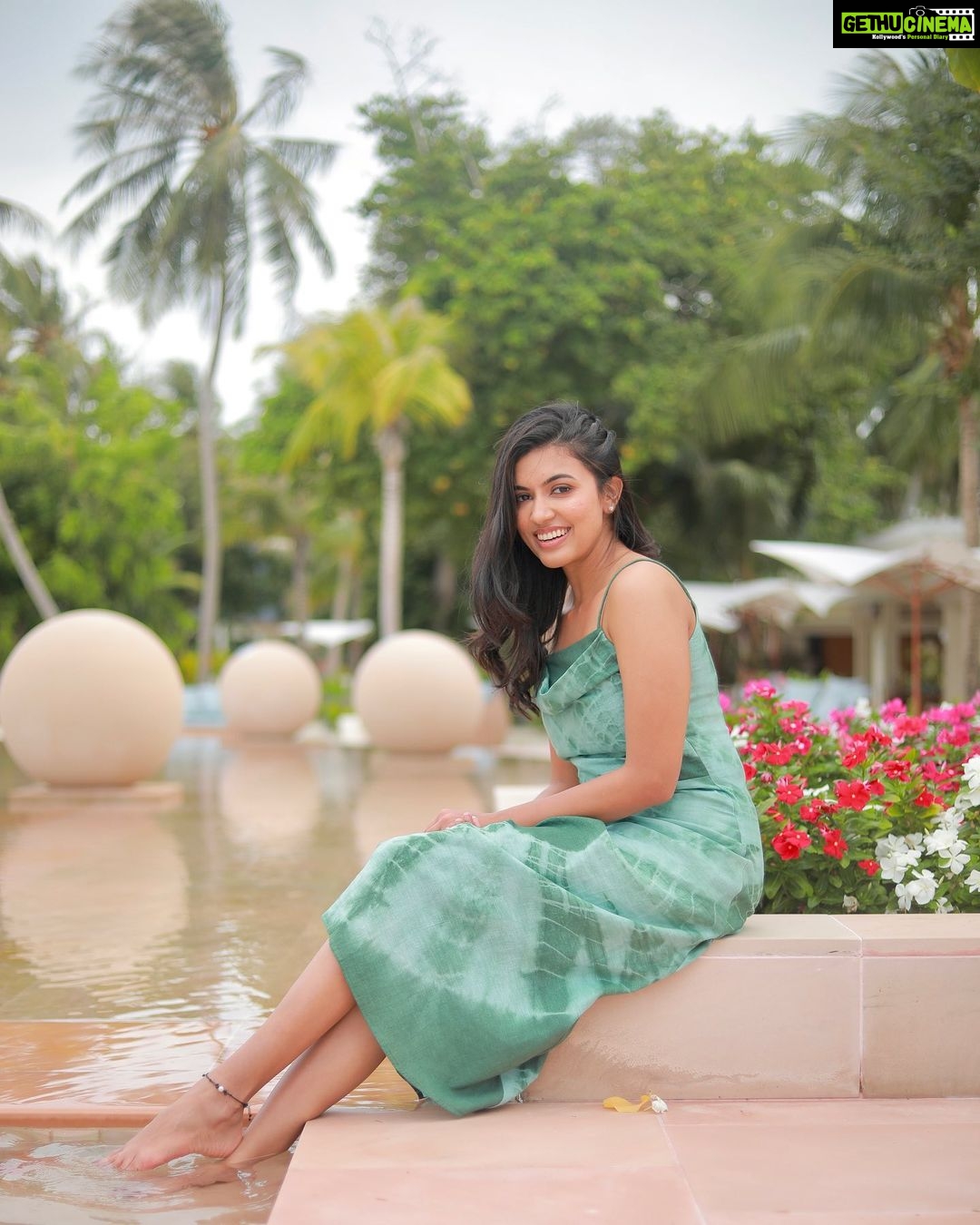 Anju Kurian Instagram - Hello beautiful souls, I hope this Thursday is treating you well π€. Love hard, be kind and stay wild πΈβ¨! πΈ- @thevenkatbala ππ»ββοΈ- @stylefilesbyzoya__joy π- @ioara_couture π- @_femy_antony_ #bekind #lovewins #staysafe #innerpeace #happinessisachoice #blessedwiththebest #thursdaythoughts #loveyouall #instafamily #traveltheworld