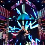 Anju Kurian Instagram - :::::::::::🕺🕺💃🏾🕺🕺::::::::: #dancereheaesal #siima2021 #siima #sneakpeak #siimaonreels #dance #adipoli #instareels #trending