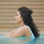 Anju Kurian Instagram – Endless blue 💙🏝🌊 .
Sober Pro Tip: Your potential, greatness and dreams beyond your current comprehensions are waiting for you on the other side of the bottle. 

Cheers to all the teetotallers out there 😉! 

:::::::::::::::::::🏝💙🌊💙::::::::::::::::

MUA- @_femy_antony_ 
V.C – @thevenkatbala 
Location- Maldives 
Edit – Team AK 

#reels #trending #reelitfeelit #mehabooba #infinitypool #endlessblue #reeloftheday #instagramreels