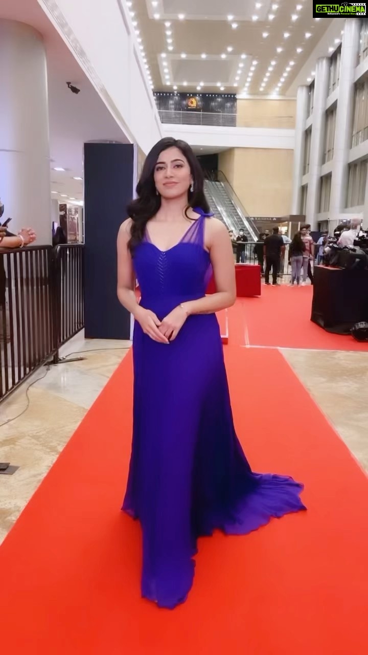 Anju Kurian Instagram - ▫️Gown OR ▫️Saree ? 💙💜Siima💜💙 Outfit- @paris_de_boutique Stylist- @asaniya_nazrin MUA - @makeupartistrybykavithasekar @amymariasha #siima2021 #siimaonreels #siimaawards #redcarpet @siimawards