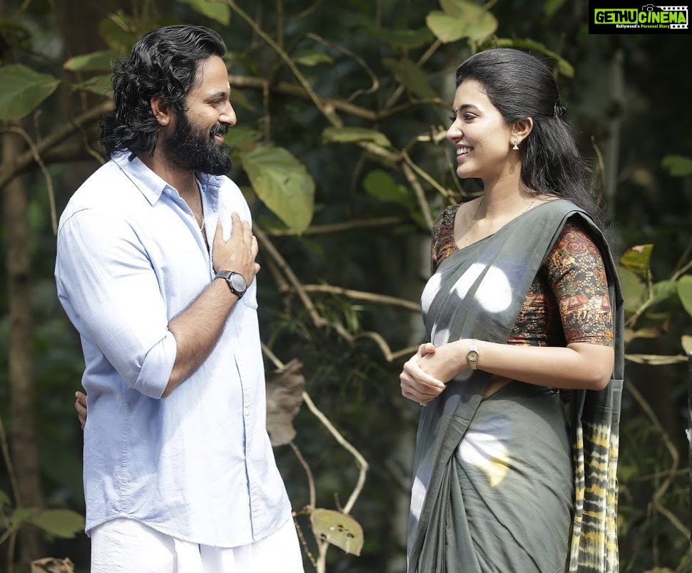 Anju Kurian Instagram - Happy centre of attention day Unniyetta @iamunnimukundan 🤍. For someone who has the most beautiful soul, i am wishing a birthday that’s equally as beautiful. You truly are one of a kind and the compassion that you show for others is so inspiring. May all the joy you have spread around come back to you a hundredfold and you deserve the best of everything 🤗🤗🤗. 🌸🌸🌸Happy birthday🌸🌸🌸