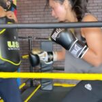 Anju Kurian Instagram - Punching the stress away like 🥊 💥! Body shots all day with my coach @jophiel_l 🥊. #tuesdaymotivation #boxingtraining #mma #fitnessgoals #workingonpower #girlswhobox #kickboxing #strongertogether 🎥- @susanna.m8