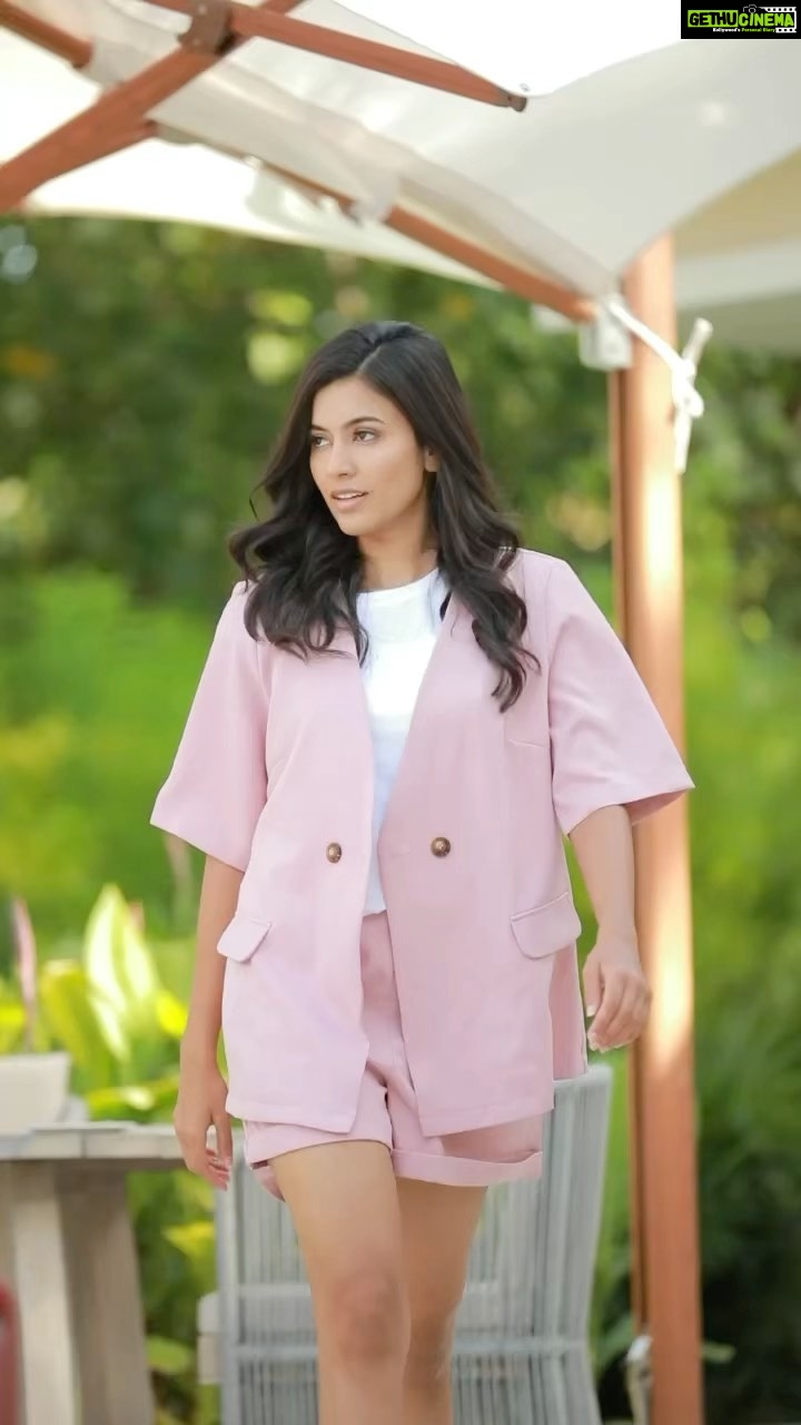 Anju Kurian Instagram - Dreaming of summer vacation be like ππ. Whatβs your first post lockdown travel destination? #reels #reelsinstagram #reelitfeelit #trendingreels π₯- @thevenkatbala π- @_femy_antony_ βοΈ- Team AK