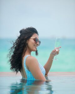 Anju Kurian Instagram - Everyone has two eyes but no one has the same view ✨.
Do you agree? 

#vacay #seaview #endlessblue #tanned #sunriseoftheday #instatravel #traveller #beautifulview #beyourself #freesoul #godschild #countyourblessings #wanderlust #blues #skyabovemeearthbelowmefirewithinme #instadaily #postoftheday #tuesdayvibes #spreadlove 

📸- @thevenkatbala 
💄- @_femy_antony_