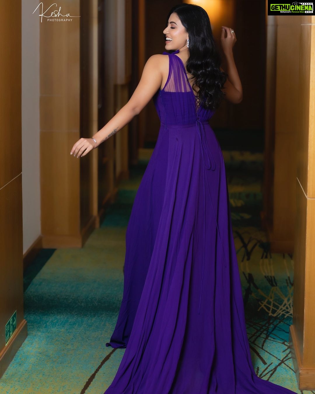 Anju Kurian Instagram - SIIMA 2021 πππ ::::::::::::::: @siimawards ::::::::::::::::::::: P.C - @they_call_me_keshu Outfit- @paris_de_boutique Stylist- @asaniya_nazrin MUA Team - @amymariasha @makeupartistrybykavithasekar Jewellery - @studiobluefashions #siima #siimaawards #siima2021 #postoftheday Hyderabad