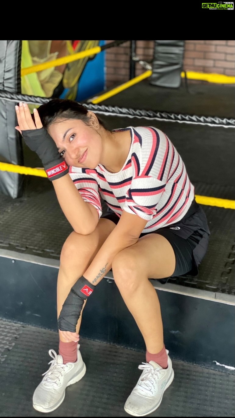 Anju Kurian Instagram - Try again, fail again, Fail better-The World is yours 💪😈! :::::::Now Read That Again::::::::::: Your mind will quit a thousand times before your body ever does. Have the guts to go beyond the pain 💪. Much respect to my coach @jophiel_l for training me patiently and being supportive 🙏💪! 🎥- @susanna.m8 📍- @combatfitnesscult #reels #mma #fitnessmotivation #justories #mmatraining #boxing #noexcuses #trainhard