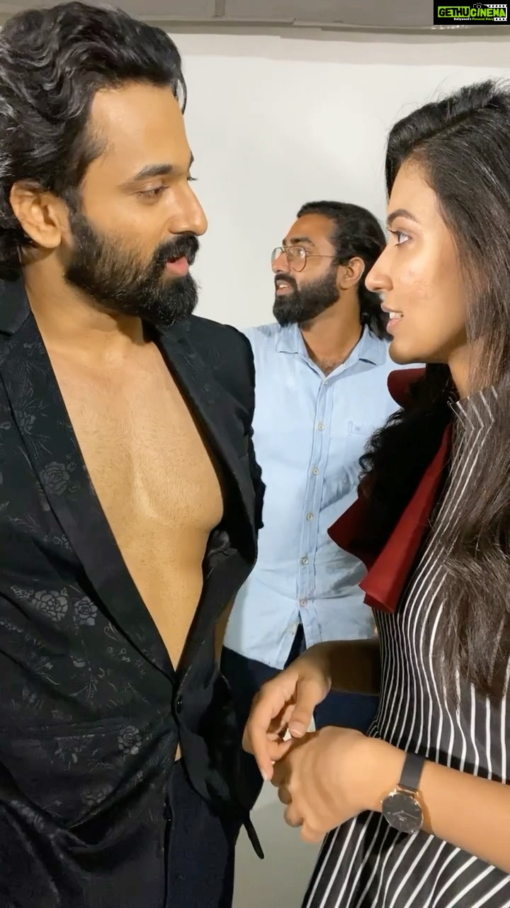 Anju Kurian Instagram - Planning a reel after the shoot be like 🤣🤣🤣. @iamunnimukundan @vvipink @arun.devv @aanunobby @dplifestylehub #reels #funatstudio #reelitfeelit #trend #justforfun #promotions