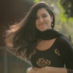 Anju Kurian Instagram - Vasantha Mullai 🌼🎶 #reels #vasanthamullai #reelitfeelit #videooftheday #thalapathy #tamilsongs 🎥- @abi_fine_shooters