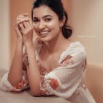 Anju Kurian Instagram - TuEsDaY fAcE 🌹! #postoftheday #justories #tuesdayvibes #smilemore #blessedsoul #spreadlove #onlylove #gratefulheart #goodevening 📸- @jiksonphotography 💄- @touchbysire Four Points by Sheraton Kochi Infopark