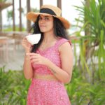 Anju Kurian Instagram - This has been a week that only coffee can fix! Make mine a double please ☕️🙈. :::::::::::::::::::☕️🖤☕️:::::::::::::::::::::::: #coffeelover #morningcoffee #justories #spreadlove #instamood #grateful #espresso #beachvibes #maldives #traveladdict #instagram 📸- @thevenkatbala 💁🏻‍♀️- @stylefilesbyzoya__joy 👗- @jazaash_ 💄- @_femy_antony_
