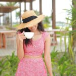 Anju Kurian Instagram - This has been a week that only coffee can fix! Make mine a double please ☕️🙈. :::::::::::::::::::☕️🖤☕️:::::::::::::::::::::::: #coffeelover #morningcoffee #justories #spreadlove #instamood #grateful #espresso #beachvibes #maldives #traveladdict #instagram 📸- @thevenkatbala 💁🏻‍♀️- @stylefilesbyzoya__joy 👗- @jazaash_ 💄- @_femy_antony_