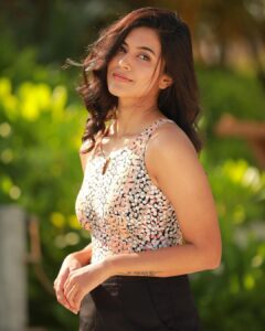 Anju Kurian Instagram - Some days just need some added sunshine☀️!
🏝🌞🌊 
#summervibes #maldives #vacay #sunkissed #travellife #sunshine🌞 #beachcalling #justories #instalove #postoftheday #summer2021 #islandlife #sundayfunday 

📸- @thevenkatbala 
💄- @_femy_antony_