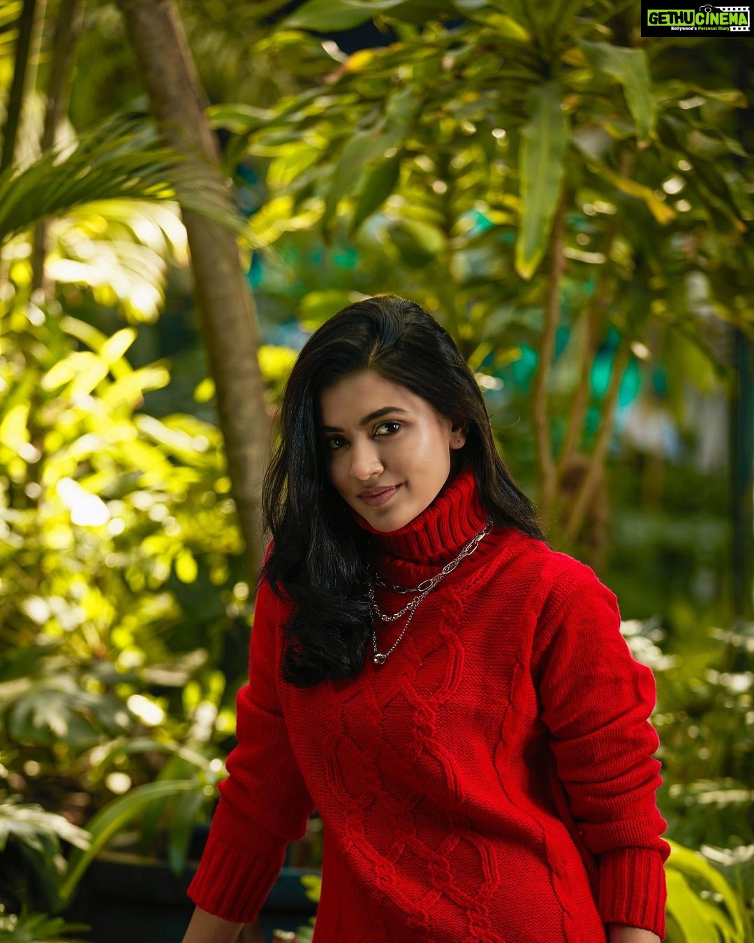 Anju Kurian Instagram - Consider this post as my Christmas card to all of you๐๐
. :::::::::::::::::::: ๐
โ๏ธ๐๐ฒ:::::::::::::::::::: ๐ธ- @abinvrghz ๐๐ปโโ๏ธ- @stylefilesbyzoya__joy ๐- @vewora_store #christmas #vibeoftheweekโ๏ธ #christmastime #jinglebells #pictureoftheday #happytimes #winteroutfit #winter #december #instalove #instamoment Bangalore City