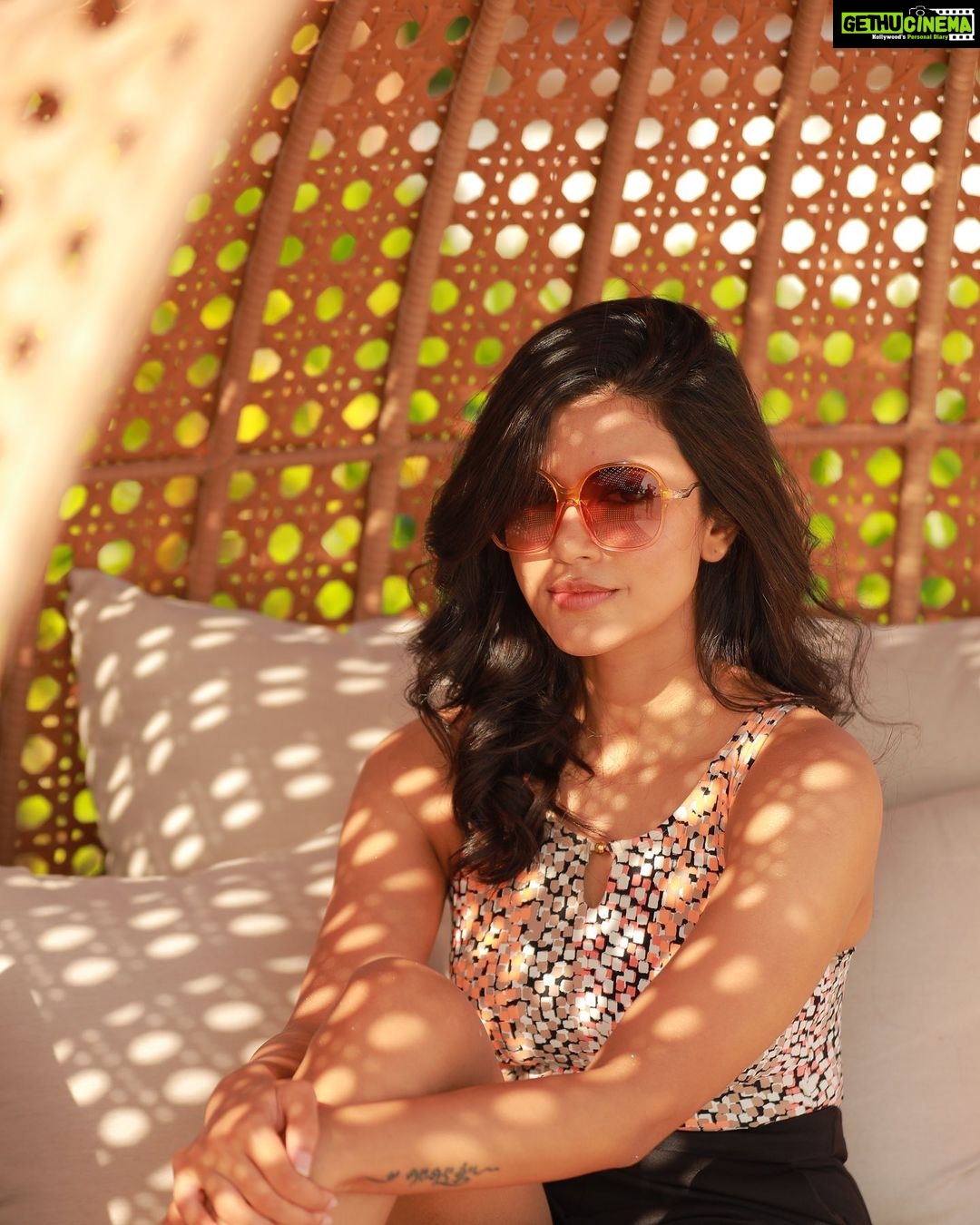 Anju Kurian Instagram - Cover me in sunshine βοΈπΆ! #sunshine #justories #sunkissed #glowup #sundayvibes #traveller #beachlife #islandvibes #instatravel #colours #december #dailypost #postoftheday #happysunday πΈ- @thevenkatbala π- @femy_antony__ SUNKISSED