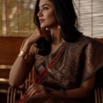 Anju Kurian Instagram - Pour up the love, let the healing begin ❤️✨. #instadaily #spreadlove #healingenergy #goodday #loveyourself #millionhearts #gratefulheart #sareelover #traditional #malayalivibes #xoxo 📸- @arun_payyadimeethal Thrissur