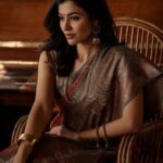 Anju Kurian Instagram - Pour up the love, let the healing begin ❤️✨. #instadaily #spreadlove #healingenergy #goodday #loveyourself #millionhearts #gratefulheart #sareelover #traditional #malayalivibes #xoxo 📸- @arun_payyadimeethal Thrissur