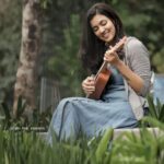 Anju Kurian Instagram – Change your world with four strings 🎶🍃.
 
#ukeleleseries #musicconnects #dailypost #instapic #lostinnature #goodvibes #ukeleletime #justories #anjukurian #travelgram #musiclover #postoftheday📷 #xoxo 

📸- @abi_fine_shooters 
👗- @lis.j90 Wayanad,Kerela
