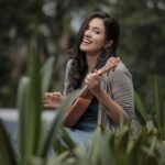 Anju Kurian Instagram – Change your world with four strings 🎶🍃.
 
#ukeleleseries #musicconnects #dailypost #instapic #lostinnature #goodvibes #ukeleletime #justories #anjukurian #travelgram #musiclover #postoftheday📷 #xoxo 

📸- @abi_fine_shooters 
👗- @lis.j90 Wayanad,Kerela