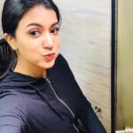 Anju Kurian Instagram - Black is my happy colour 🖤🖤🖤. Choose your favourite picture from this series and let me know in the comments below 🤩. #postoftheday #black #instagramhub #happyface #goodday #eveningvibes #chooseyourfavorite #justories #anjukurian #instadaily #loveforever #daydreamer #blessedsoul