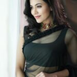 Anju Kurian Instagram - Black is my happy colour 🖤🖤🖤. Choose your favourite picture from this series and let me know in the comments below 🤩. #postoftheday #black #instagramhub #happyface #goodday #eveningvibes #chooseyourfavorite #justories #anjukurian #instadaily #loveforever #daydreamer #blessedsoul