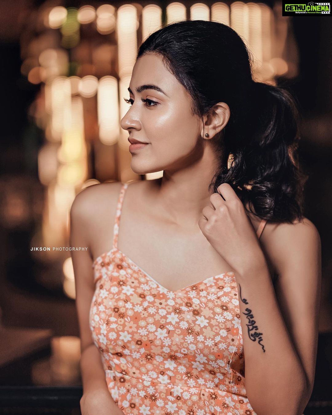 Anju Kurian Instagram - What we feel is just a reflection of our mental state in this moment. We can be happy with what we have or be sad for the things we donβt have. Break the negativity, feel blessed and stay immune π€. . . . πΈ- @jiksonphotography π- @touchbysire π¬- @lightsoncreations π¨- @fourpointskochi