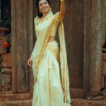 Anju Kurian Instagram - Happy Vishu 🌸🌾. #vishu2021 Picture courtesy: @vishnuprasadsignature Conceived & styling: @sanif_uc_gram Jewellery: @parakkat_jewels Costume : @kukunthadesignerboutique MUA : @kavya_neelu