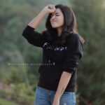Anju Kurian Instagram - How do you run away from the things that are in your head ? 🤔🤦🏻‍♀️ #anjukurianjourney #wanderlust #hillsandchillsmakemehappy #instadaily #naturelover #anjutk10 #anjukurian #2021goals #spreadlove #postoftheday . . . . P.C - @_sooraj_appuz_ Location - @windermereretreats Munnar Hillstation, Kerala