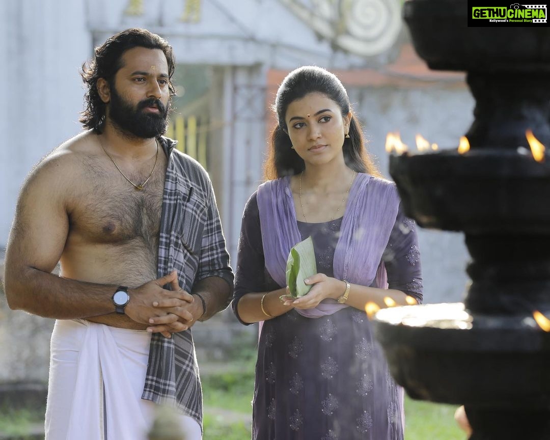 Anju Kurian Instagram - We are really grateful for all your prayers and support 🙏❤️. 🌸Check out the link in my bio to see our new song.🌸 @meppadiyanmovie @iamunnimukundan @umfpvtltd @vishnumohanstories @ajuvarghese @dcunha.neil @aparna_janardanan @karthikmusicexp @rahul_subrahmanian @nithyamammen @vvipink