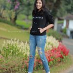 Anju Kurian Instagram - MARCHing into a new month🚶‍♀️. So excited for another fresh start leading into a new season 🍃. Anyone have anything fun coming up? Vacations 🏝🏔🏕😍??? . . . 📸- @_sooraj_appuz_ Munnar, Kerela