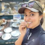 Anju Kurian Instagram – What’s your relationship with food when you travel? 
Are you open to foodie experiences or fairly conservative with your feeding?? 
🍱😋🥘🤤 
 
#anjukurianjourney #traveller #foodielife #borntoexplore #traveladdict #wildsoul #naturelover #indianfoodstories #nagpurdiaries #exploretheworld🌎 Kanha National Park