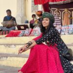 Anju Kurian Instagram – A Rajasthan trip is absolutely incomplete if one doesn’t have a click here – City Palace in Jaipur. 
It is a heaven for craftsmanship and history 
darlings💋❤️.

#jaipurdiaries #borntotravel #wanderlust #rajasthani #instatraveling #girlswhotravel #livelife #travelgram #gypsysoul #livelovelaugh #traveladdict #freesoul 
.
.

Wardrobe – @chaaya.in 
Styling – @stylefilesbyzoya__joy City Palace, Jaipur