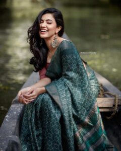 Anju Kurian Instagram - 🌼M🌼A🌼L🌼A🌼Y🌼A🌼L🌼I🌼 . . . . . Photography: @arun_payyadimeethal Styling : @_maaay____ Costume : @teekey_official Make up : @sreshtamakeup Accessories: @la_saluto Camera Assist : @rahulthuvassery_94 Location : @ayurvedichospital