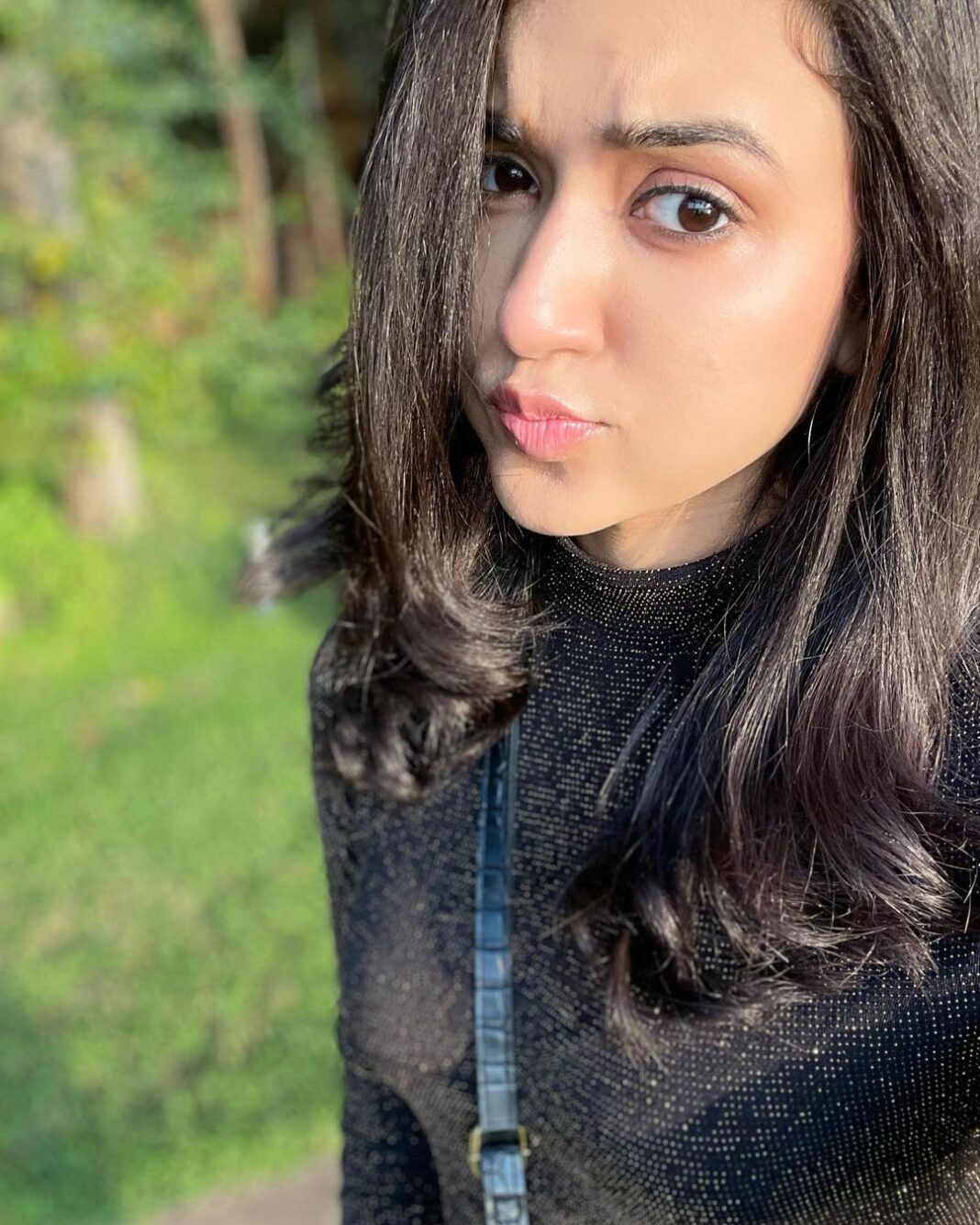 Anju Kurian Instagram - I wonder what I look like in your eyes🤔.
