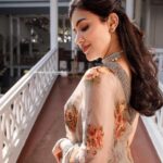 Anju Kurian Instagram - ❤️❤️❤️ Photography @arun_payyadimeethal Styling : @_maaay____ Costume : @teekey_official Make up : @sreshtamakeup Accessories: @la_saluto Camera Assist : @rahulthuvassery_94 Location : @ayurvedichospital