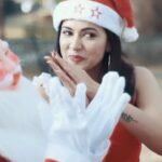 Anju Kurian Instagram - Dear Santa, Just leave your credit card under the tree 🤣🙊😂. Merry Christmas friends 🎄✨. . . V.C - @vishnuprasadsignature Concept & styling - @sanif_uc_gram Costume designer - @styledby_leo MUA- @_art_of_makeup__ Location - @lemaritimekochi