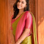 Anju Kurian Instagram - Smilin’ because I got sunshine on my mind ☀️🥰. Reminder : you are loved 🤍 #justories #traditional #sareelover #postoftheday #dailypost #instalove #instafamily #blessedsoul #grateful P.c - @sunnychan_shots Styled by- myself 🤷🏻‍♀️ Kerala