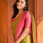 Anju Kurian Instagram – Smilin’ because I got sunshine on my mind ☀️🥰.

Reminder : you are loved 🤍

#justories #traditional #sareelover #postoftheday #dailypost #instalove #instafamily #blessedsoul #grateful 

P.c – @sunnychan_shots
Styled by- myself 🤷🏻‍♀️ Kerala